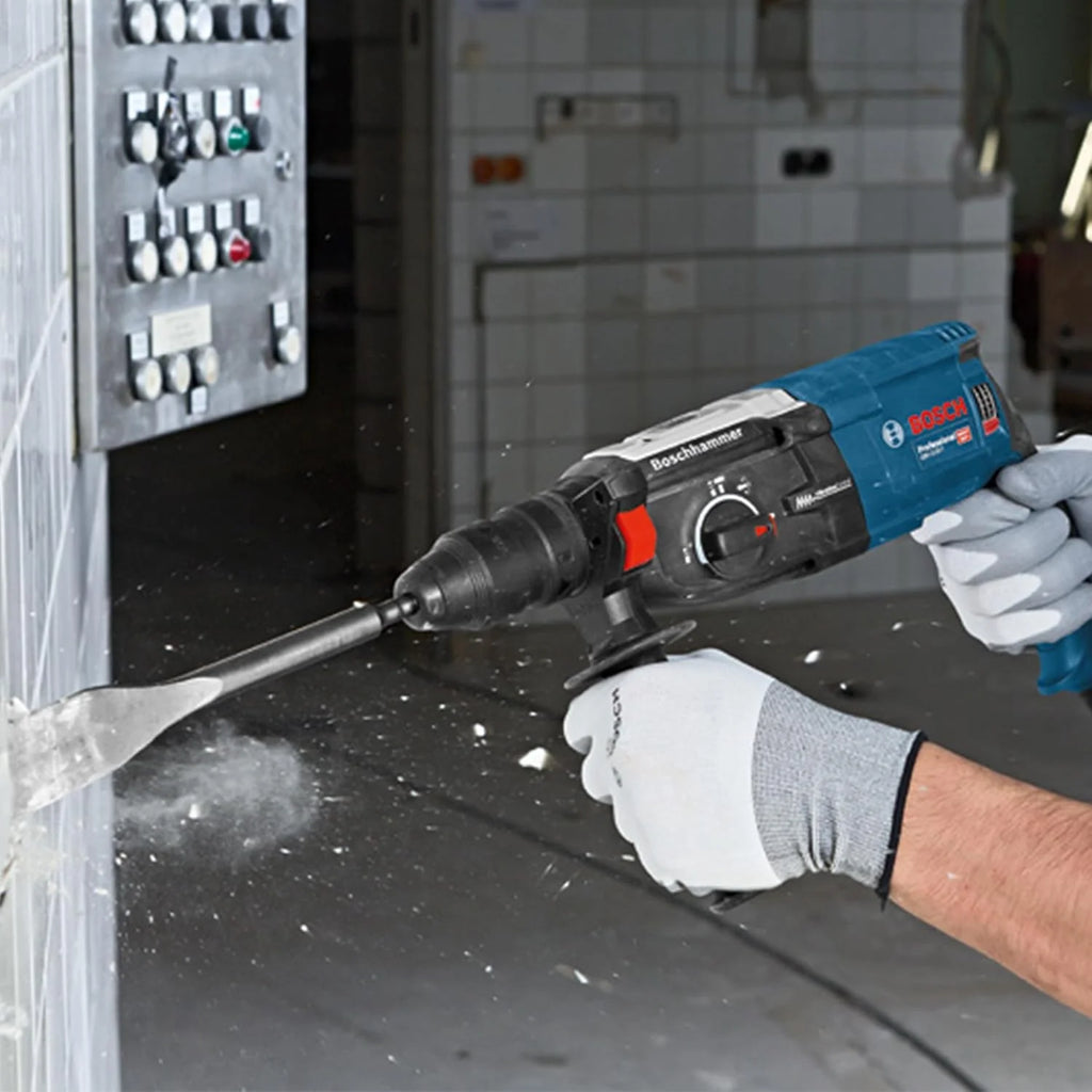 Bosch Professional perforateur GBH 2-28 F (puissance 880 W, diamètre de perçage max. dans le béton : 28 mm, avec set 6 pièces de perçage-burinage, SDS plus, L-Case)