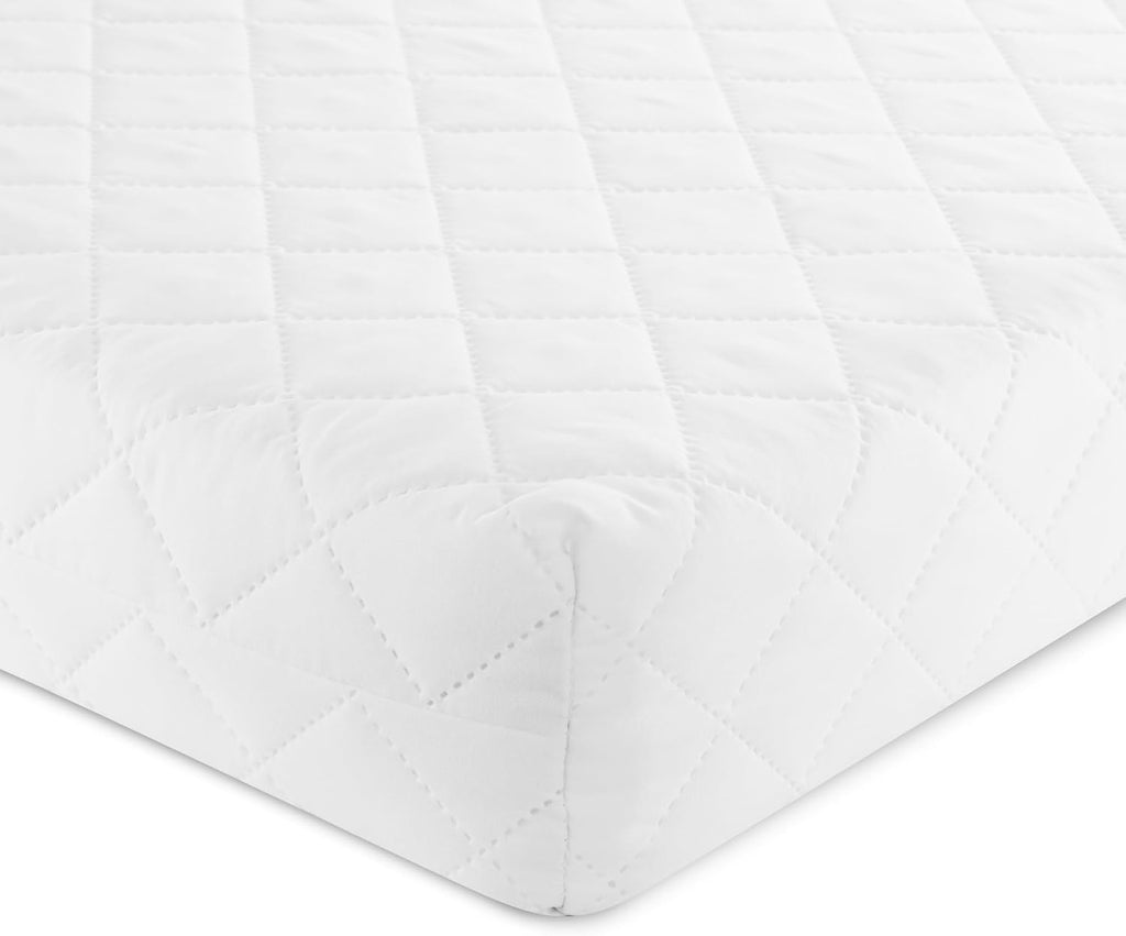 Love For Sleep lit bébé évolutif en bois blanc 120 × 60 cm avec matelas mousse, tiroir, barrière de sécurité et protections en silicone, modèle Jacob