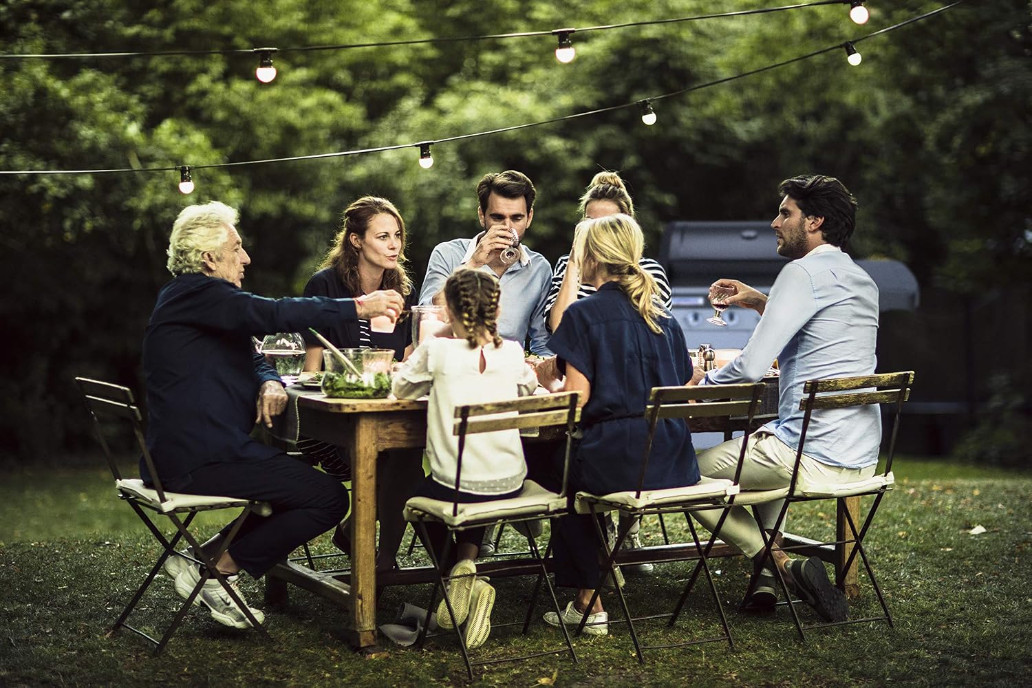 Campingaz Barbecue à gaz Class 4 L Plus, 4 brûleurs, Puissance 12.8kW, Système de nettoyage facile InstaClean, Grille et plancha en fonte double émaillage, 2 tablettes latérales